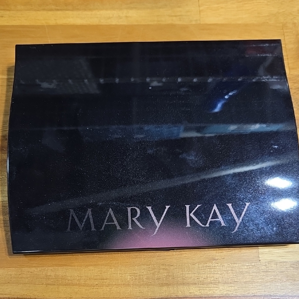 Mary Kay Elegant Black Cosmetic Case